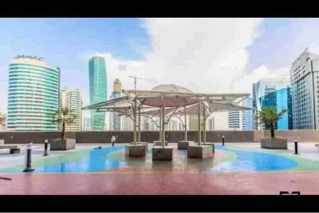 Studio Khalifa Canal View location